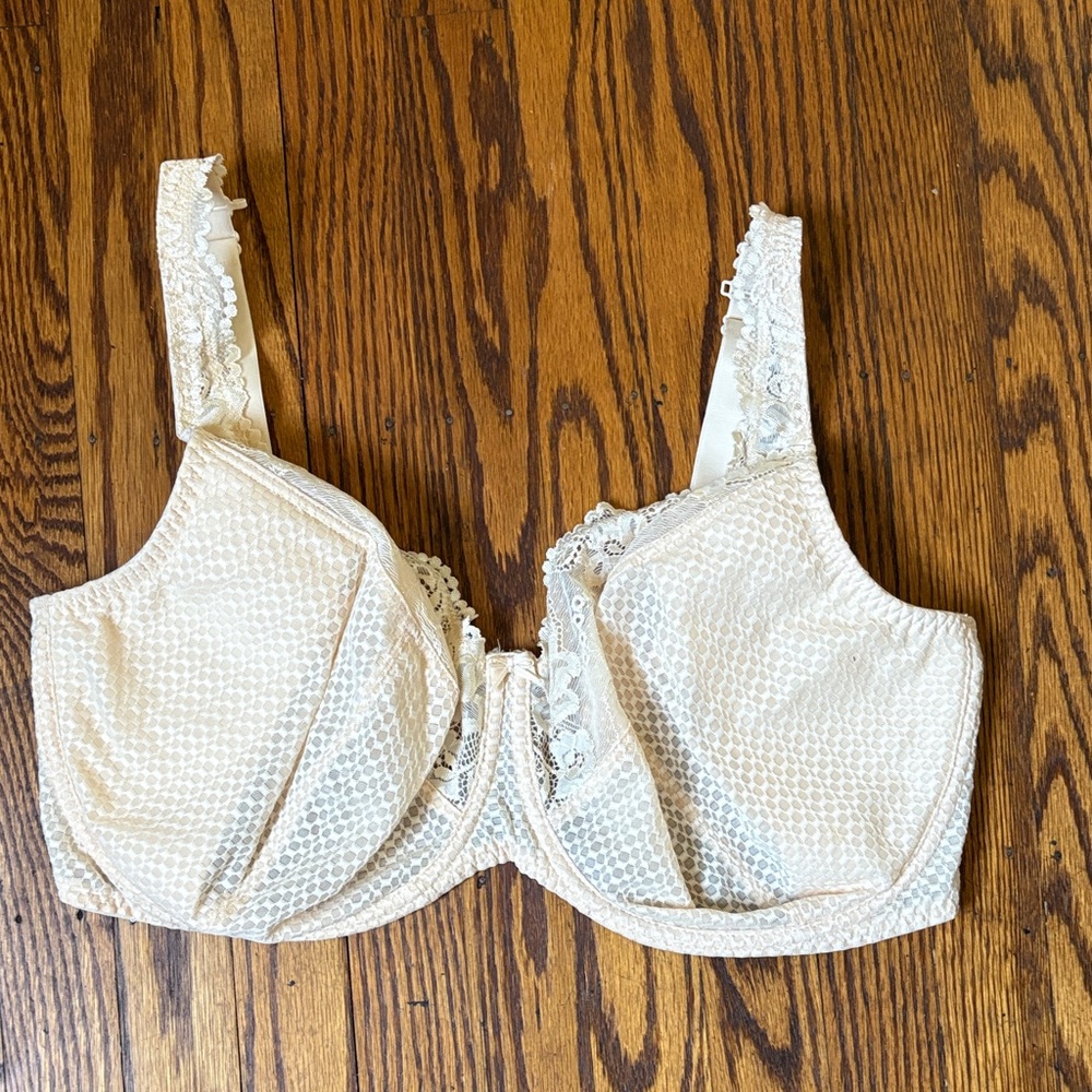 Cream Lace full cup Bra 40K